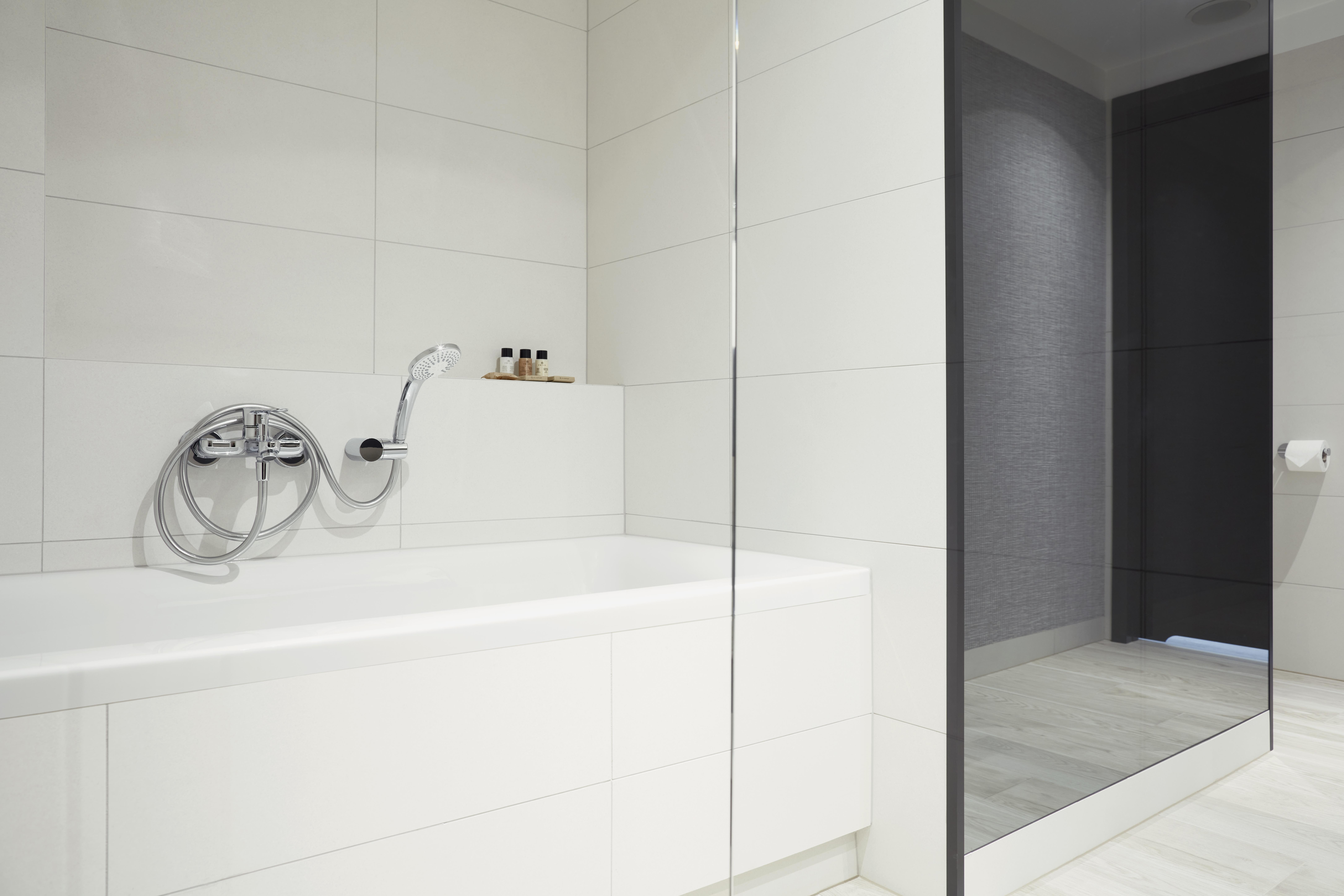 Q Hotel Plus Wroclaw Bielany Bielany Wrocławskie Eksteriør billede