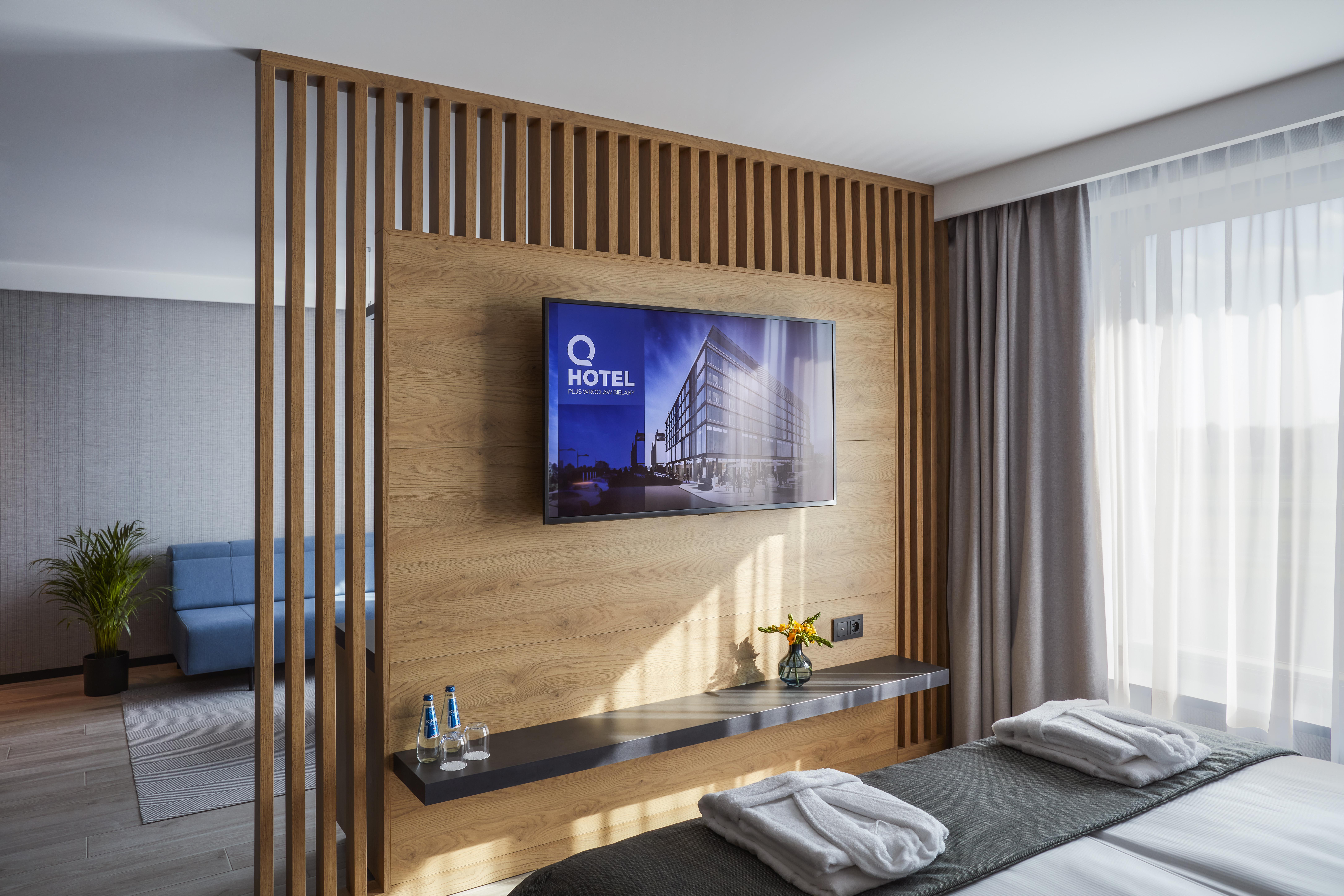Q Hotel Plus Wroclaw Bielany Bielany Wrocławskie Eksteriør billede