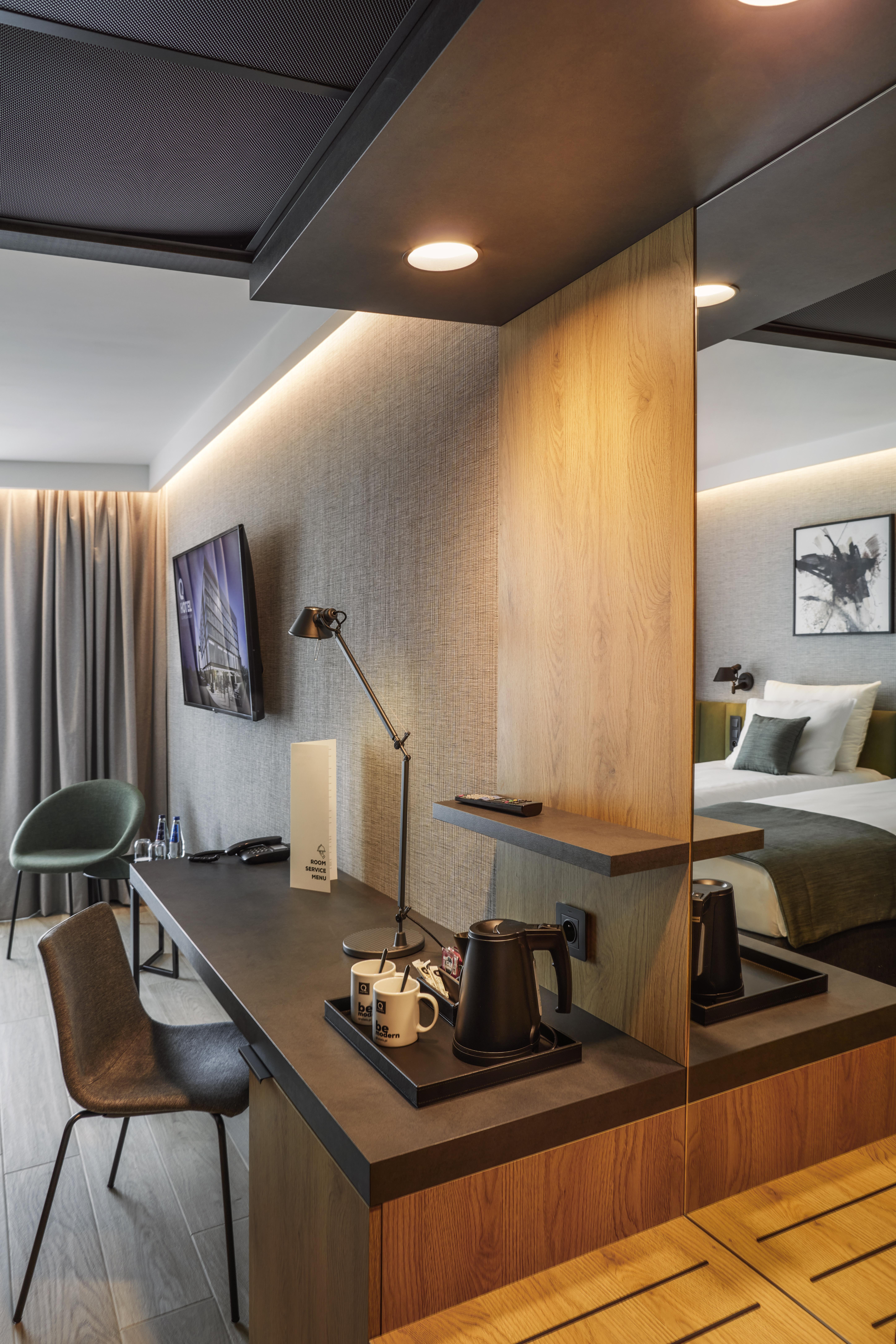 Q Hotel Plus Wroclaw Bielany Bielany Wrocławskie Eksteriør billede