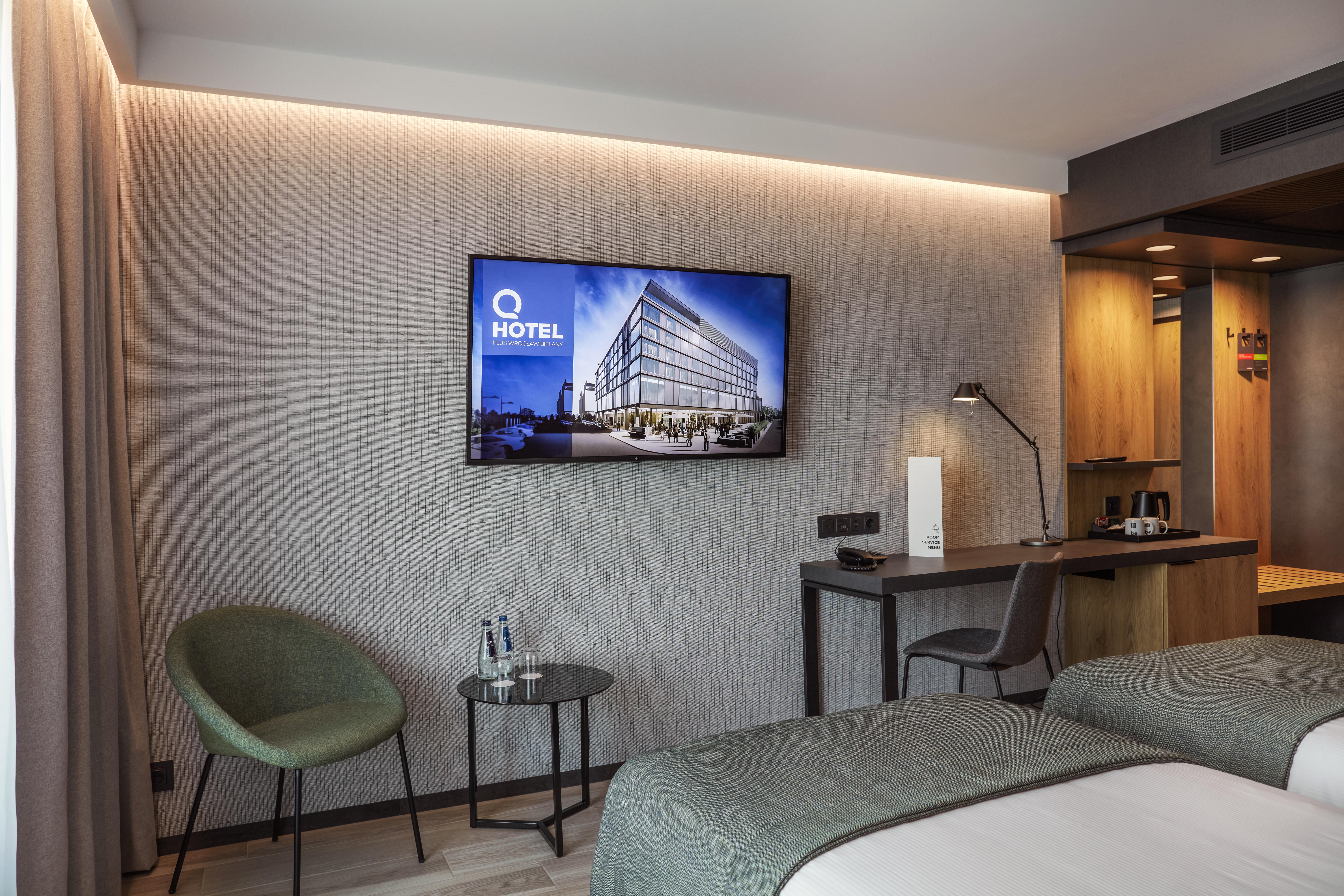 Q Hotel Plus Wroclaw Bielany Bielany Wrocławskie Eksteriør billede