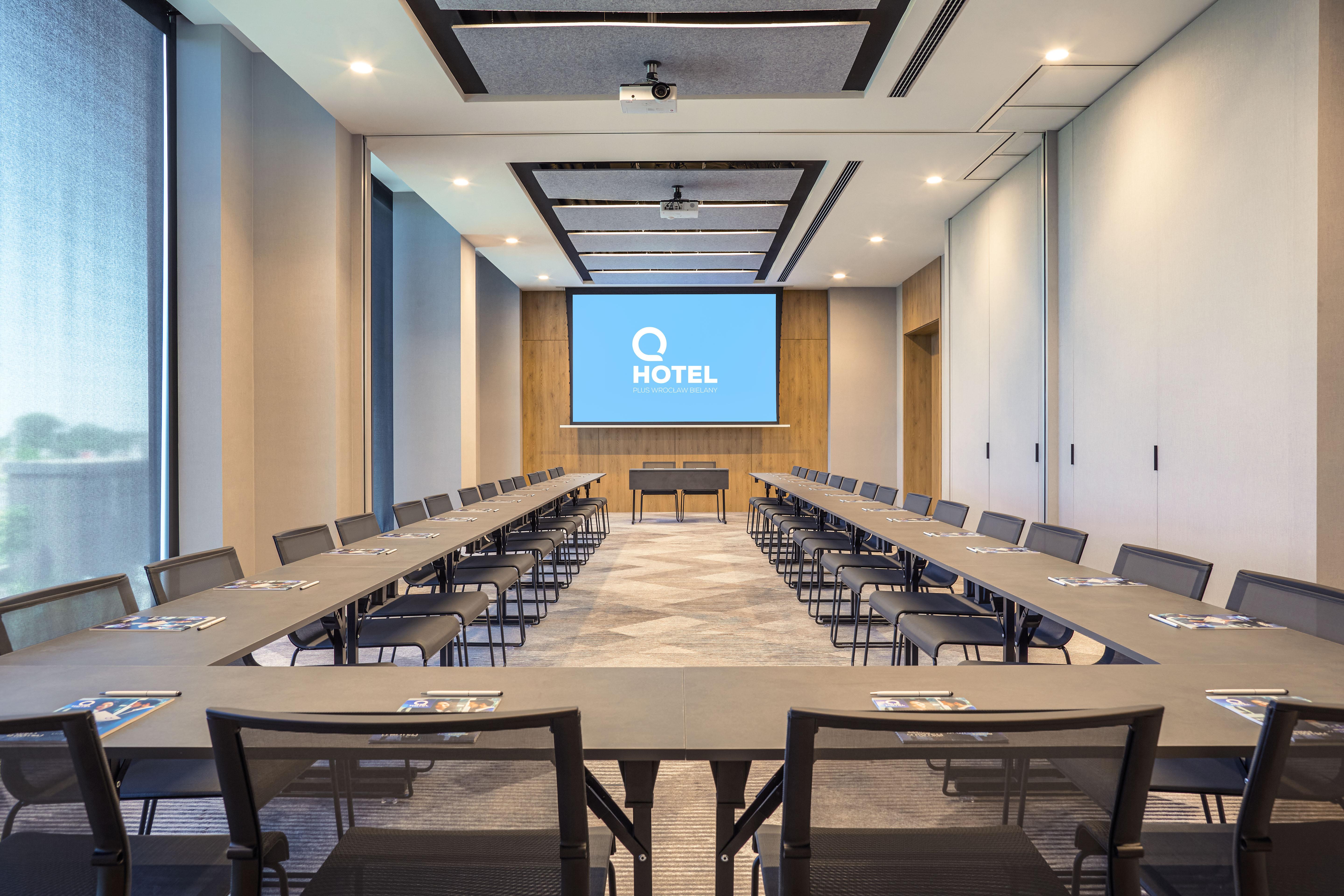 Q Hotel Plus Wroclaw Bielany Bielany Wrocławskie Eksteriør billede