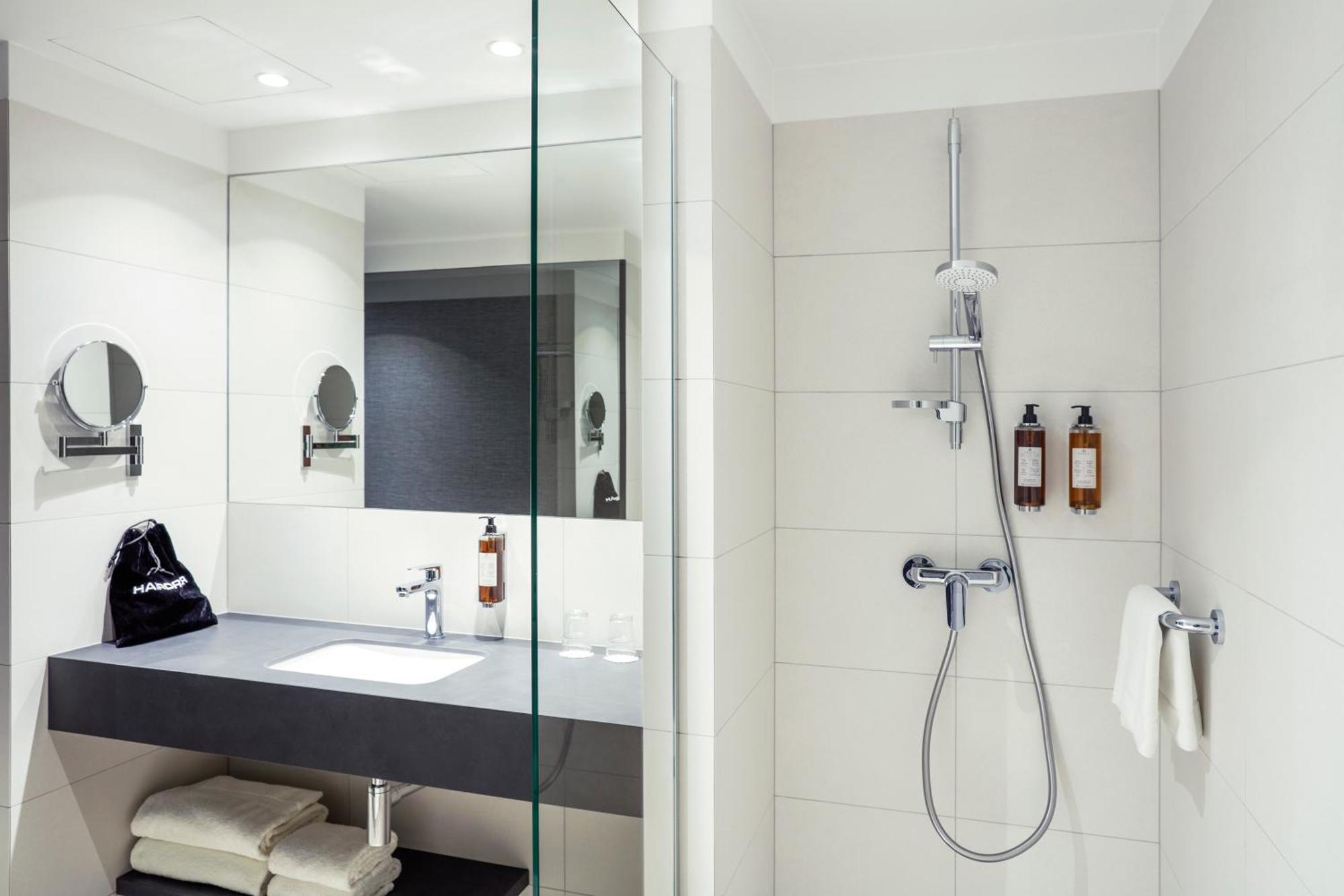 Q Hotel Plus Wroclaw Bielany Bielany Wrocławskie Eksteriør billede