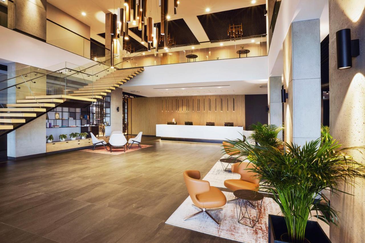 Q Hotel Plus Wroclaw Bielany Bielany Wrocławskie Eksteriør billede